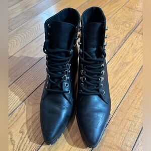 Vibram Breaking Hearts & Burning Rubber Black Lace-Up Women's Boots - Size 9